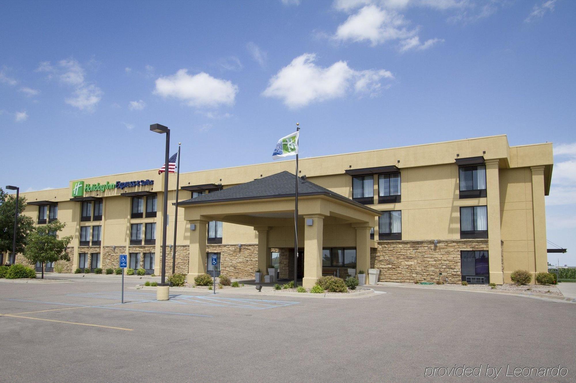 Holiday Inn Express Hotel & Suites Colby, An Ihg Hotel מראה חיצוני תמונה